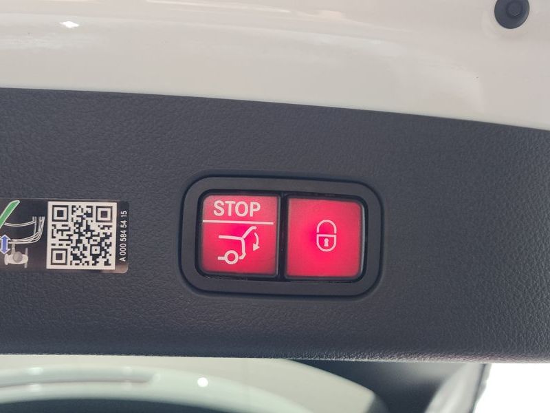 2026 Mercedes-Benz C-Class GLC 300 4MATIC Avantgarde photo 18