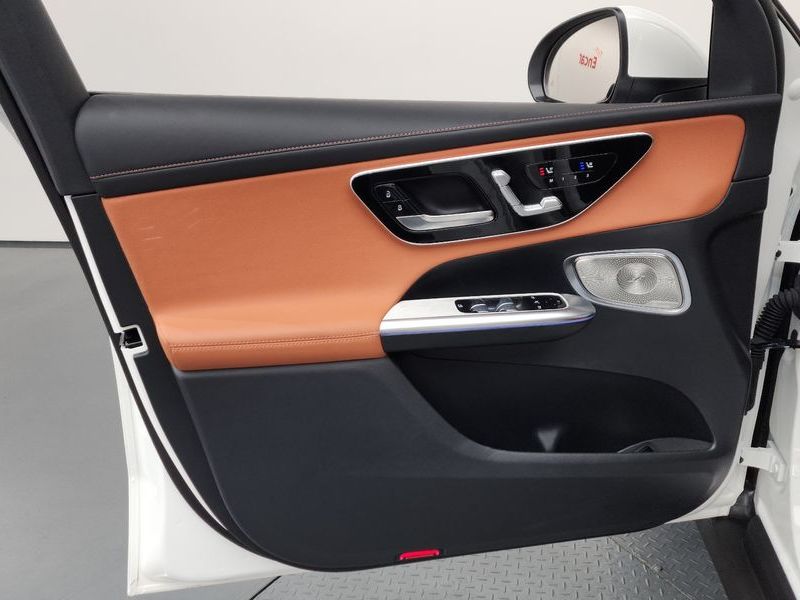 2026 Mercedes-Benz C-Class GLC 300 4MATIC Avantgarde photo 24