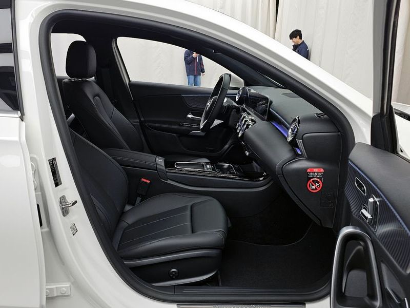 2025 Mercedes-Benz A-Class A220 Hatchback photo 11