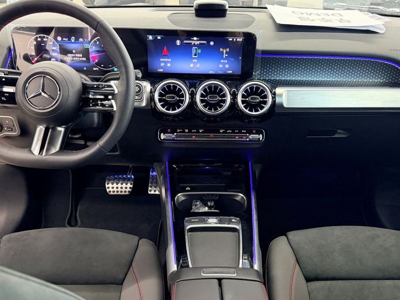 2025 Mercedes-Benz B-Class GLB250 4MATIC photo 8