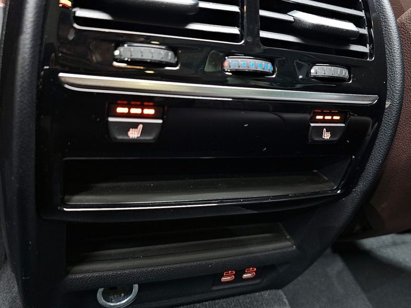 2020 BMW 5 Series 530i Luxury Plus photo 18