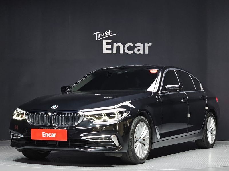 2020 BMW 5 Series 530i Luxury Plus photo 1