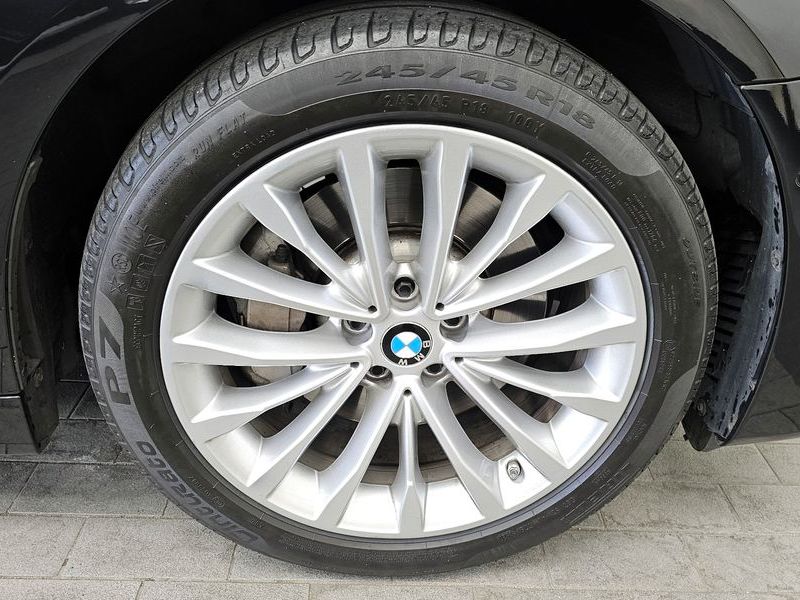 2020 BMW 5 Series 530i Luxury Plus photo 21