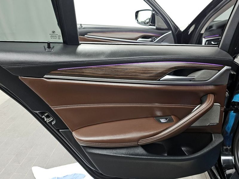 2020 BMW 5 Series 530i Luxury Plus photo 25