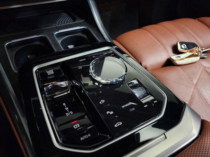 2024 BMW 7 Series 740d xDrive M Sport photo 9