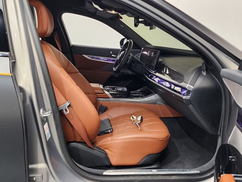 2024 BMW 7 Series 740d xDrive M Sport photo 26
