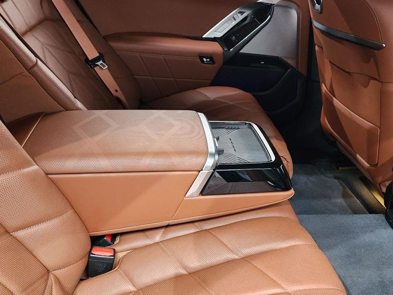2024 BMW 7 Series 740d xDrive M Sport photo 27