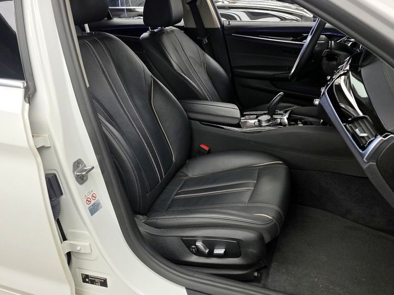 2018 BMW 5 Series 520i Luxury photo 26