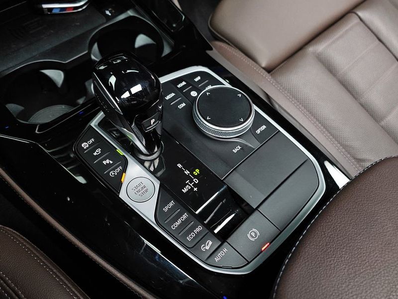 2025 BMW X4 xDrive M40i photo 9