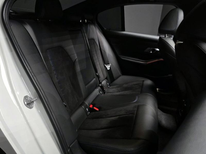 2021 BMW 3 Series 320d M Sport photo 12