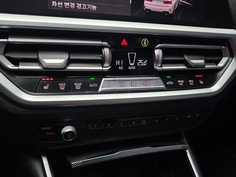 2021 BMW 3 Series 320d M Sport photo 17
