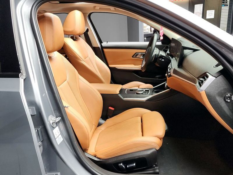 2023 BMW 3 Series 320i photo 11