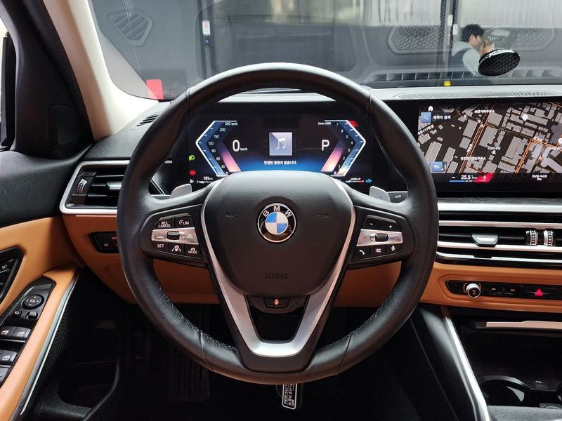 2023 BMW 3 Series 320i photo 13