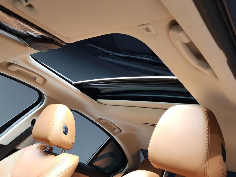 2023 BMW 3 Series 320i photo 19
