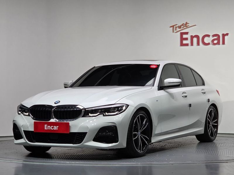 2022 BMW 3 Series 320i M Sport photo 1