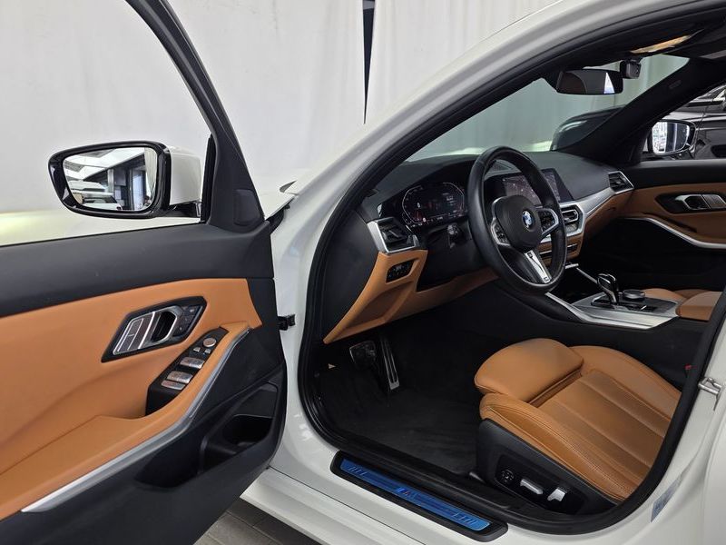 2022 BMW 3 Series 320i M Sport photo 10
