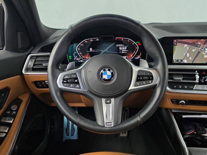 2022 BMW 3 Series 320i M Sport photo 13