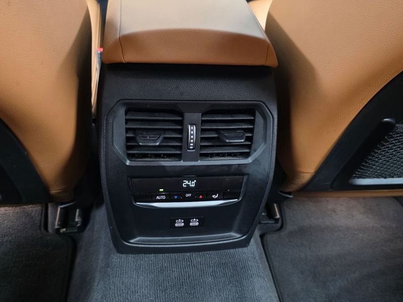 2022 BMW 3 Series 320i M Sport photo 19