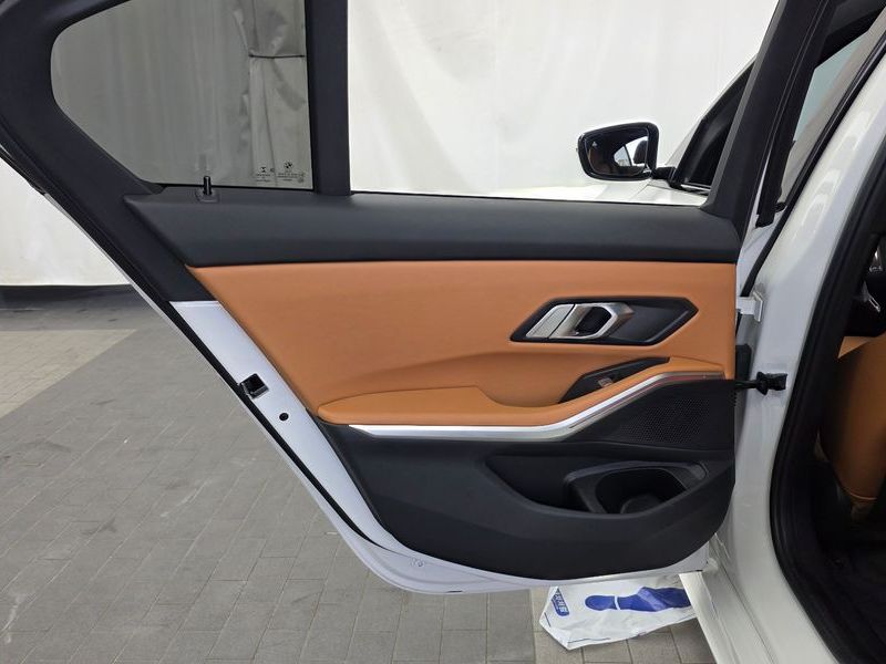2022 BMW 3 Series 320i M Sport photo 25