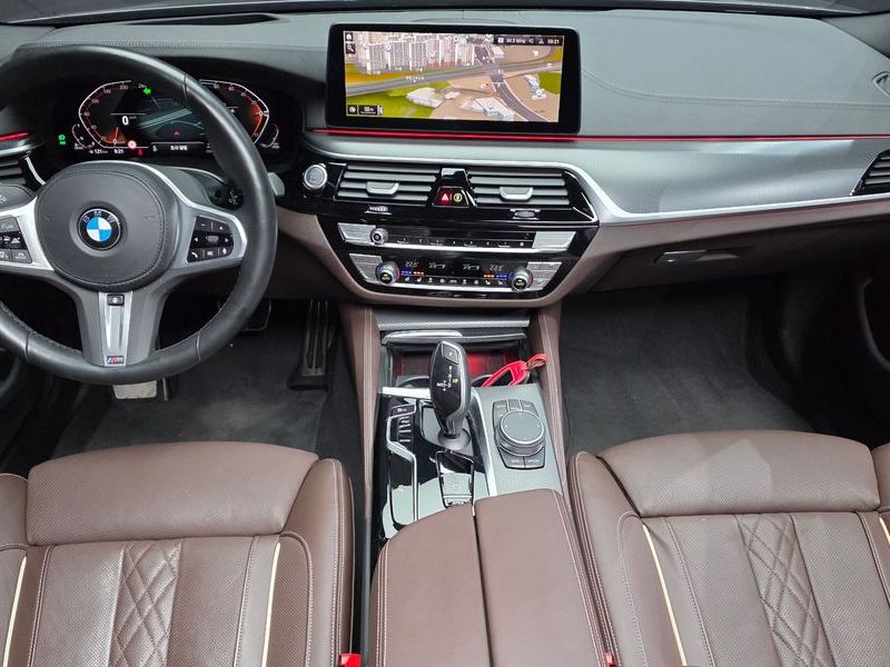 2023 BMW 5 Series 523d M Sport photo 7