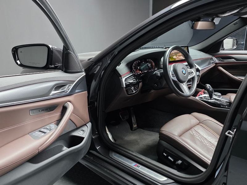 2023 BMW 5 Series 523d M Sport photo 10
