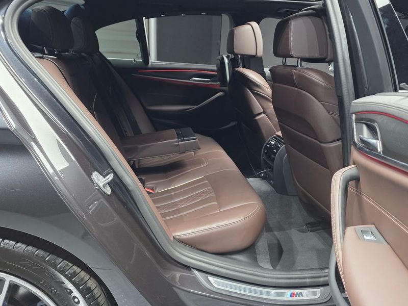 2023 BMW 5 Series 523d M Sport photo 11