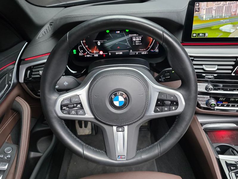2023 BMW 5 Series 523d M Sport photo 14