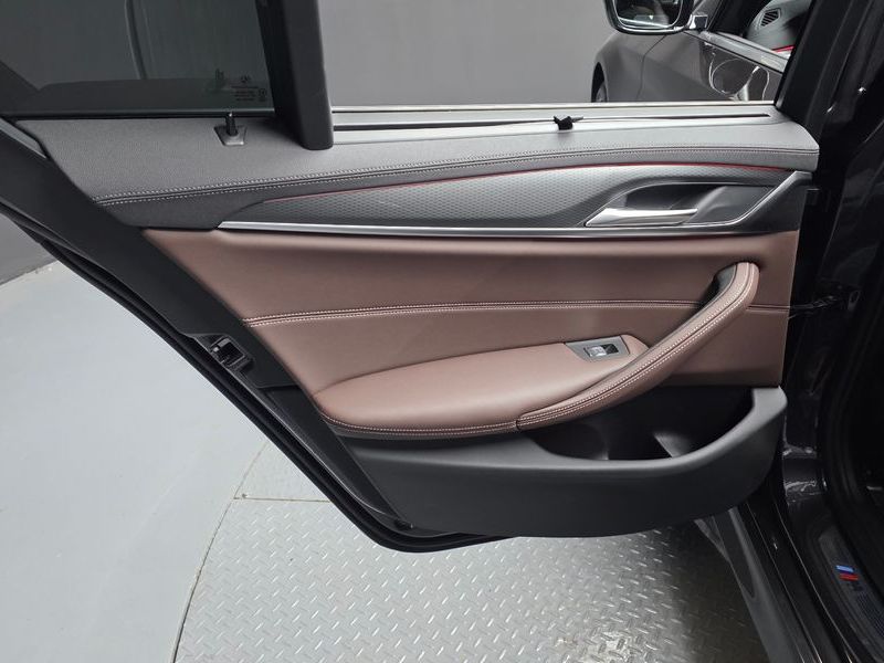 2023 BMW 5 Series 523d M Sport photo 25