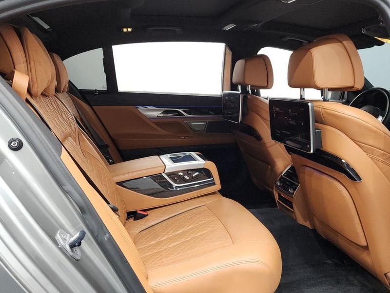 2020 BMW 7 Series 730Ld xDrive M Sport photo 11