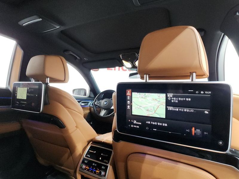 2020 BMW 7 Series 730Ld xDrive M Sport photo 18