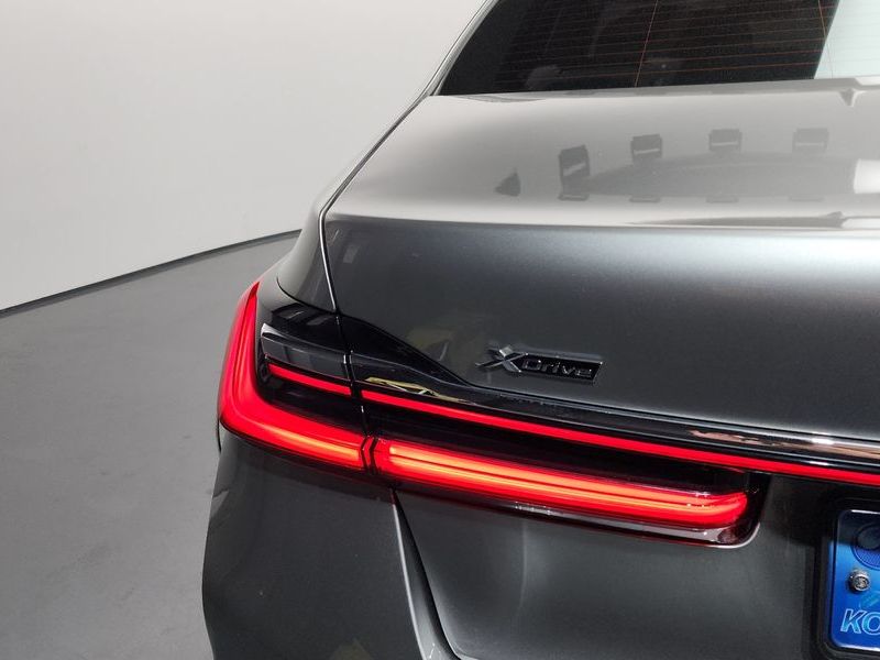 2020 BMW 7 Series 730Ld xDrive M Sport photo 23