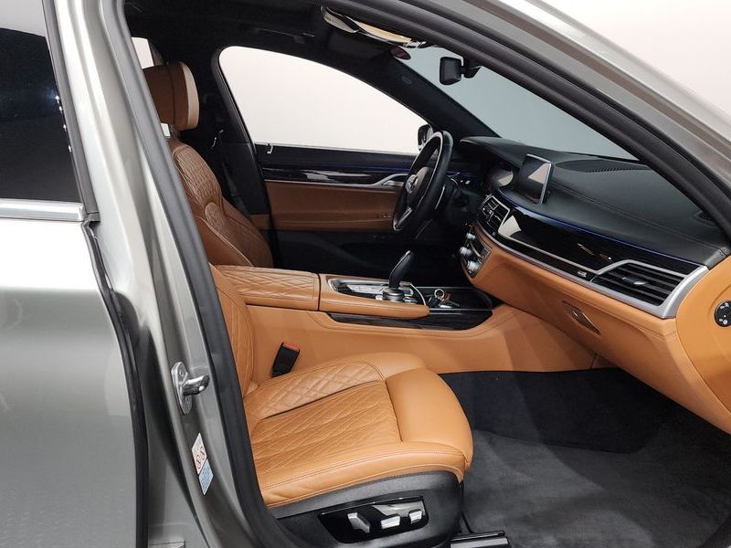 2020 BMW 7 Series 730Ld xDrive M Sport photo 26