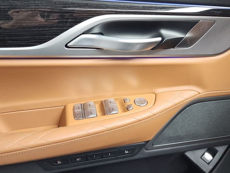 2020 BMW 7 Series 730Ld xDrive M Sport photo 27