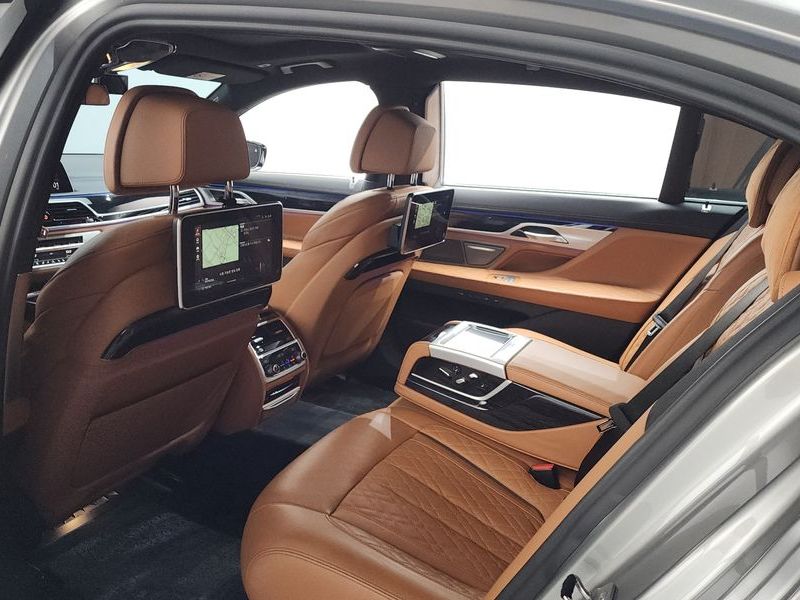 2020 BMW 7 Series 730Ld xDrive M Sport photo 28