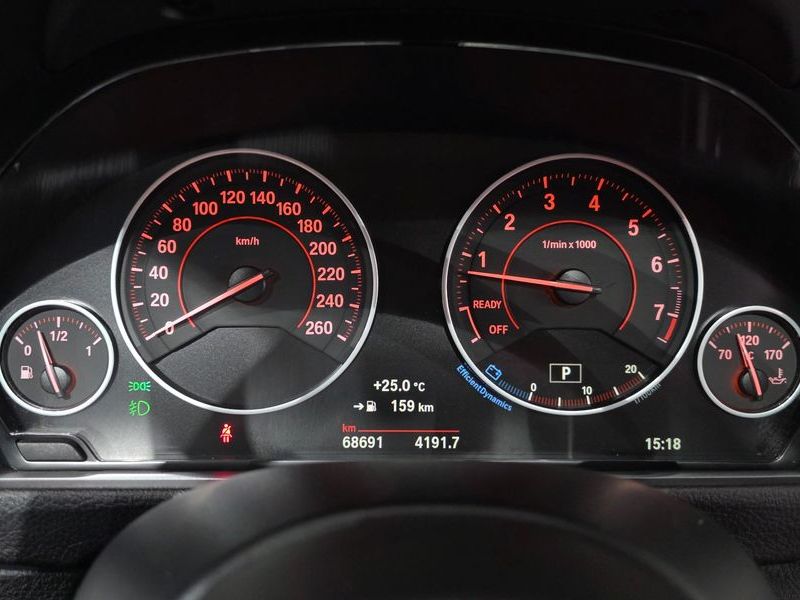 2017 BMW 3 Series 330i M Sport photo 8