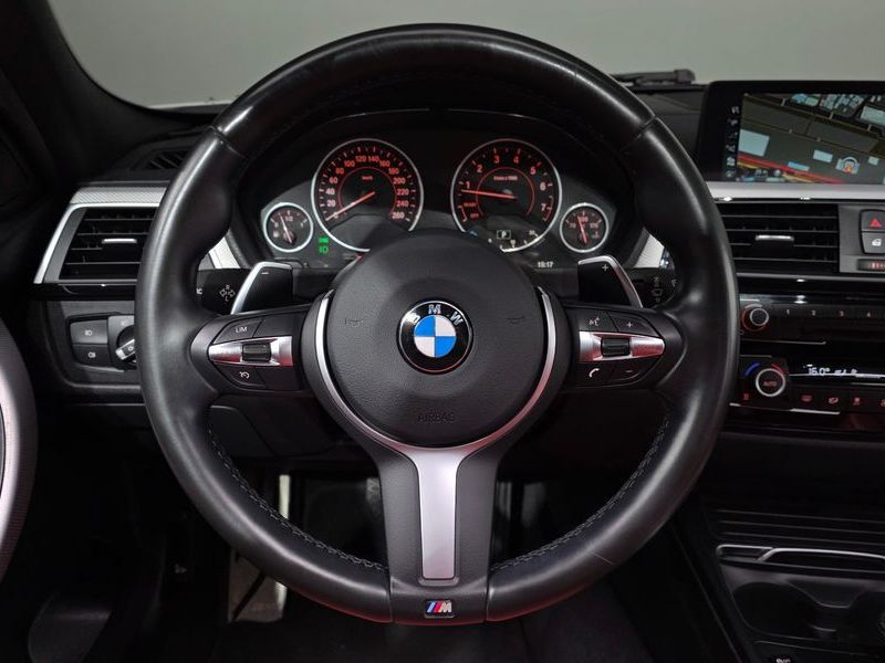 2017 BMW 3 Series 330i M Sport photo 13