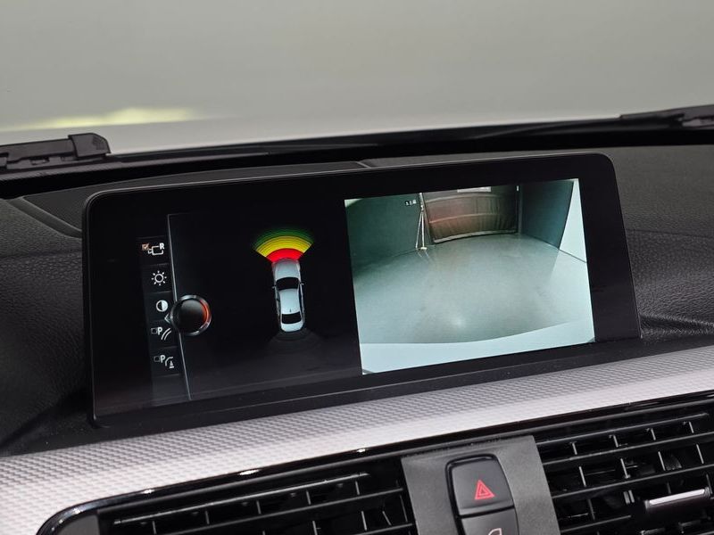 2017 BMW 3 Series 330i M Sport photo 16