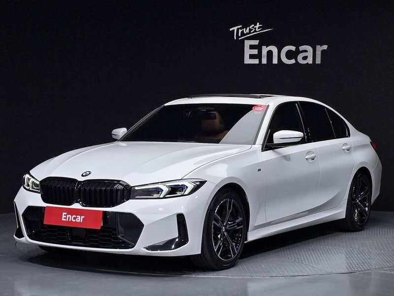 2024 BMW 3 Series 320i M Sport photo 1