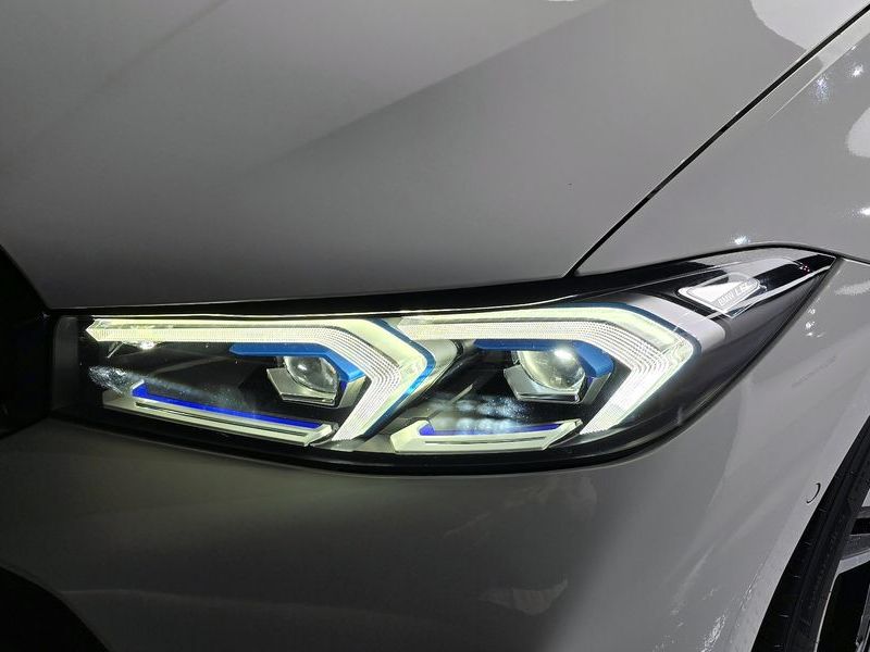 2024 BMW 3 Series 320i M Sport photo 22