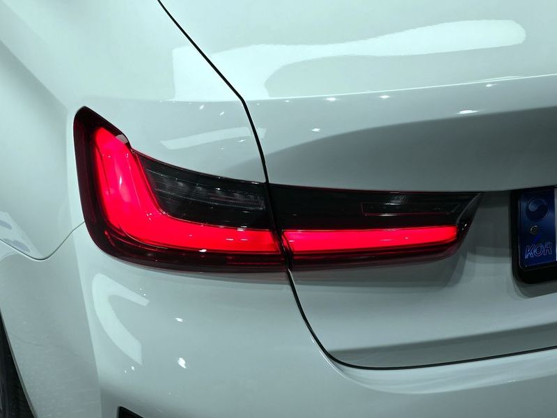 2024 BMW 3 Series 320i M Sport photo 23