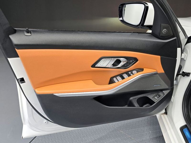 2024 BMW 3 Series 320i M Sport photo 24
