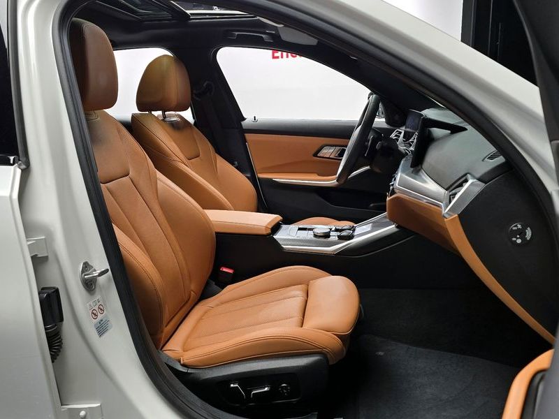 2024 BMW 3 Series 320i M Sport photo 26