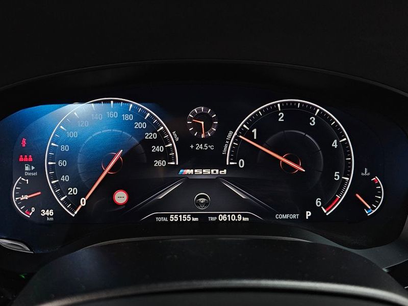 2019 BMW 5 Series M550d xDrive photo 8