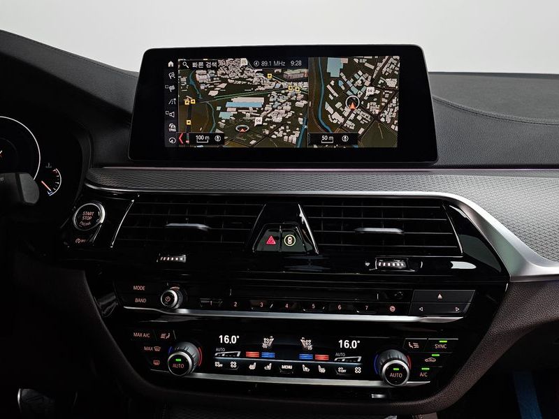 2019 BMW 5 Series M550d xDrive photo 12