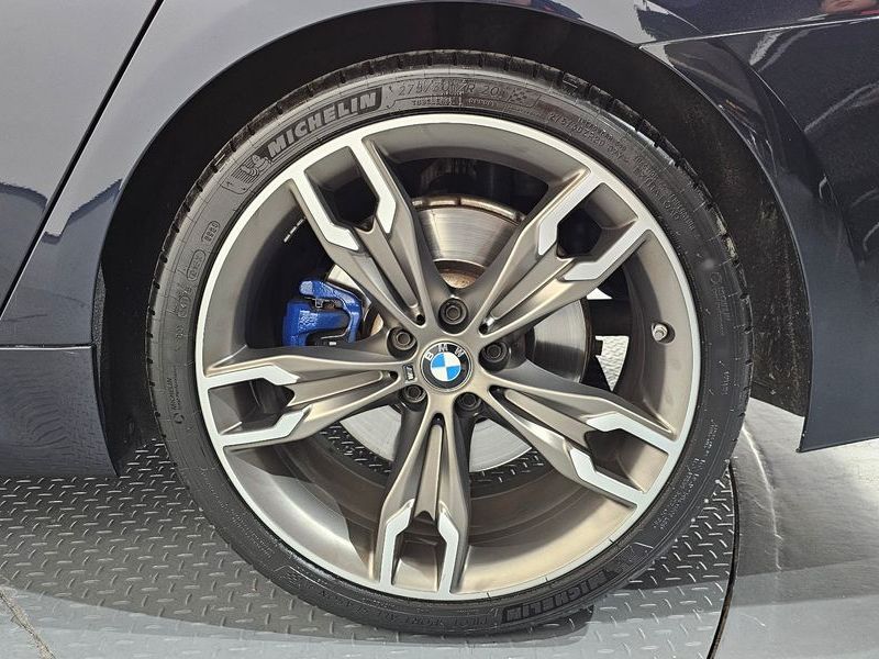 2019 BMW 5 Series M550d xDrive photo 21