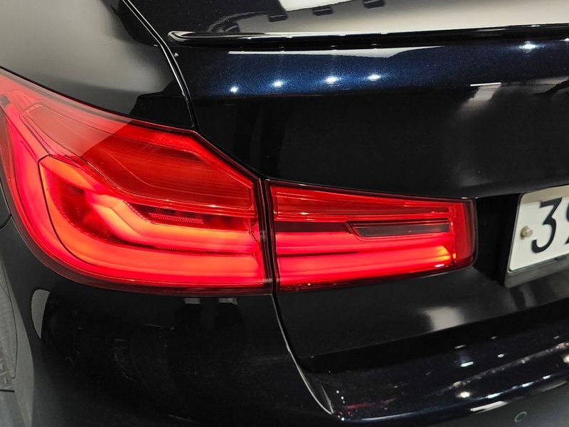 2019 BMW 5 Series M550d xDrive photo 23
