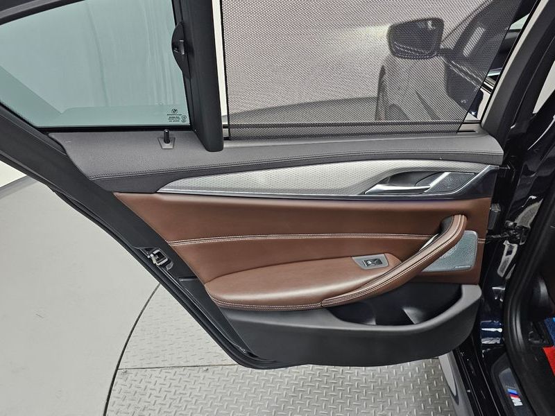 2019 BMW 5 Series M550d xDrive photo 25