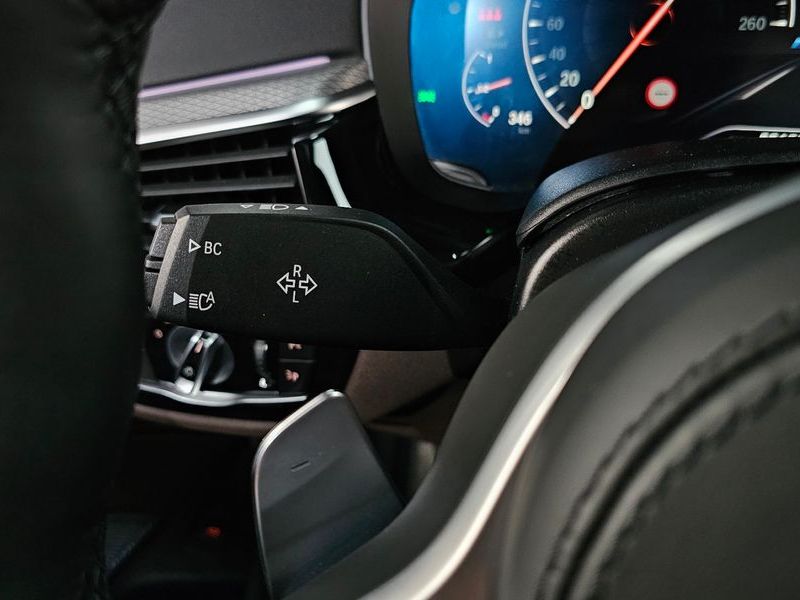 2019 BMW 5 Series M550d xDrive photo 30