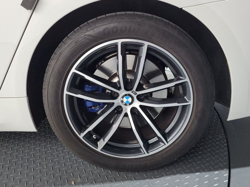 2021 BMW 5 Series 523d M Sport photo 21