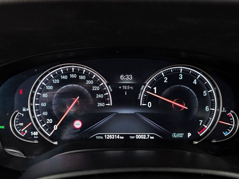 2018 BMW 5 Series 530i M Sport Package photo 8